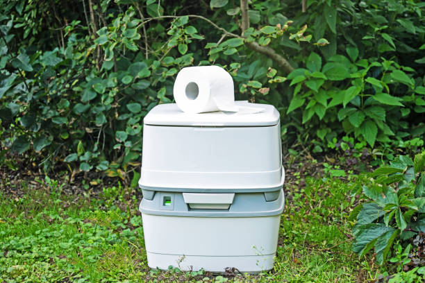 Best Portable restroom trailer rental  in Linn, MO